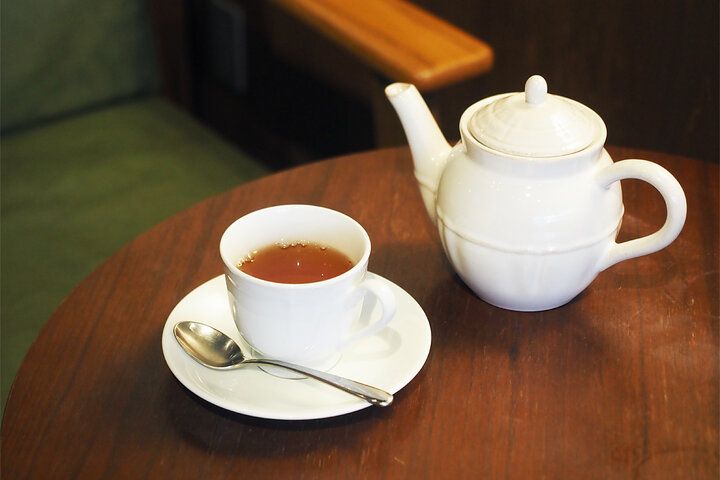 オリエント急行の客車のよう♪ アガサ・クリスティーの世界に浸れるブックカフェ／神田「サロンクリスティ」