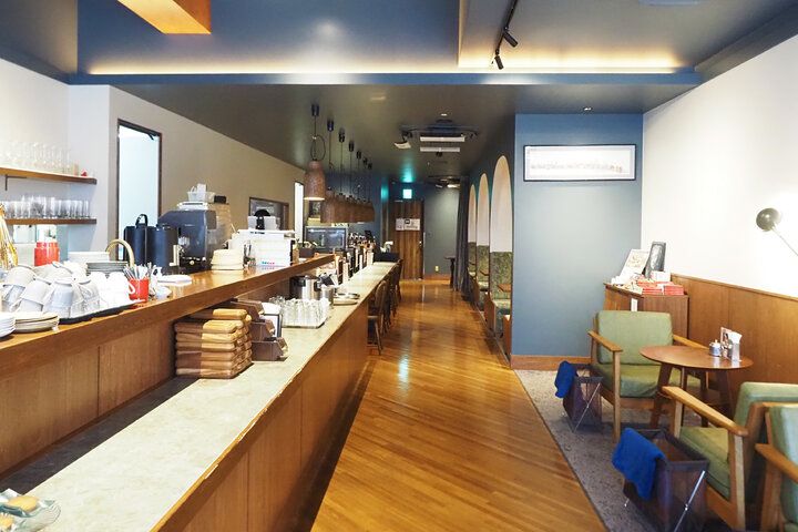 オリエント急行の客車のよう♪ アガサ・クリスティーの世界に浸れるブックカフェ／神田「サロンクリスティ」