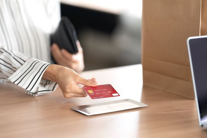 キャッシュレス決済は浪費の原因に？（画像はイメージ）