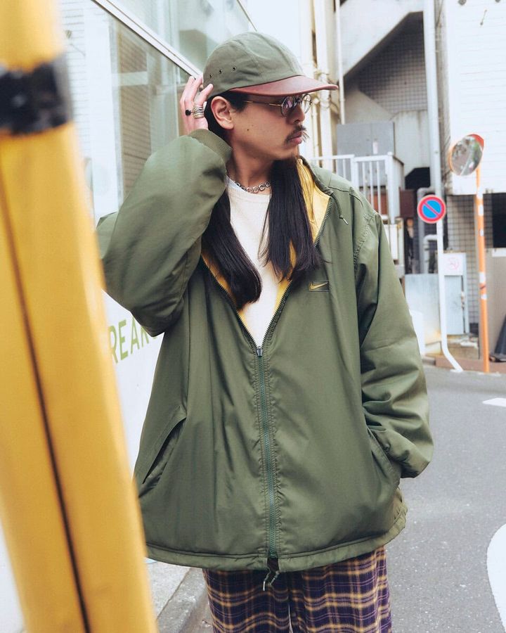 【スナップ】アイテムの組み合わせは“ダル着的”でも色選びは楽しくカラフルに