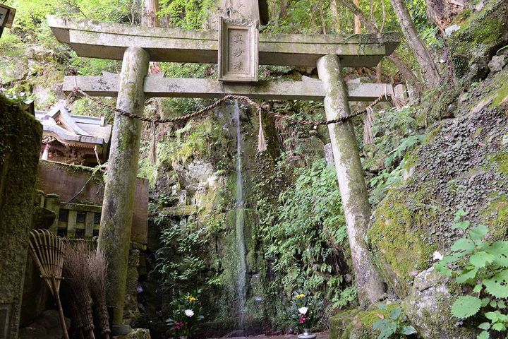 【バイク寺・本瀧寺】シュウケン和尚が語る「衣替え」の深い由来｜ライダーの心を整える“正のエネルギー”