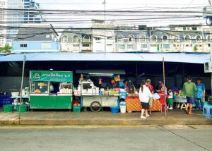 バンコク〈ラープ・ペット・ヤソートーン〉屋台