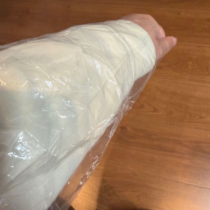 セリアめっちゃ可愛い！持ち運びに便利なレインコート着てみた