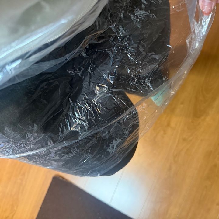 セリアめっちゃ可愛い！持ち運びに便利なレインコート着てみた