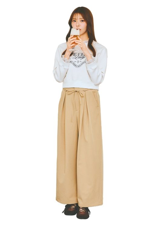 毎日コーデ フリル スウェット 鈴木ゆうか