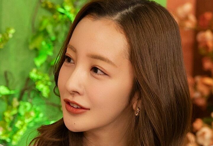 【写真・画像】板野友美の”ママ友用の自己紹介”に『「育ちがいい人」だけが知っていること』作者がダメ出し 1枚目