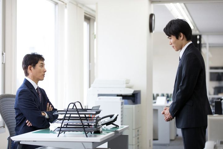 上司が部下に有休取得の理由を聞くのは法的に問題あり？（画像はイメージ）