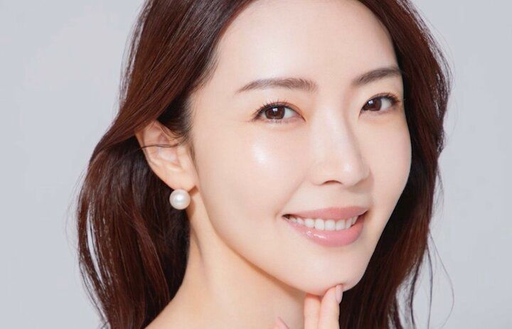 【写真・画像】「肌だけで月50万円課金」46歳美魔女の1ヶ月分の基礎化粧品の量に驚きの声「一生分じゃなくて！？」「余ったやつはどうするの！？」 1枚目