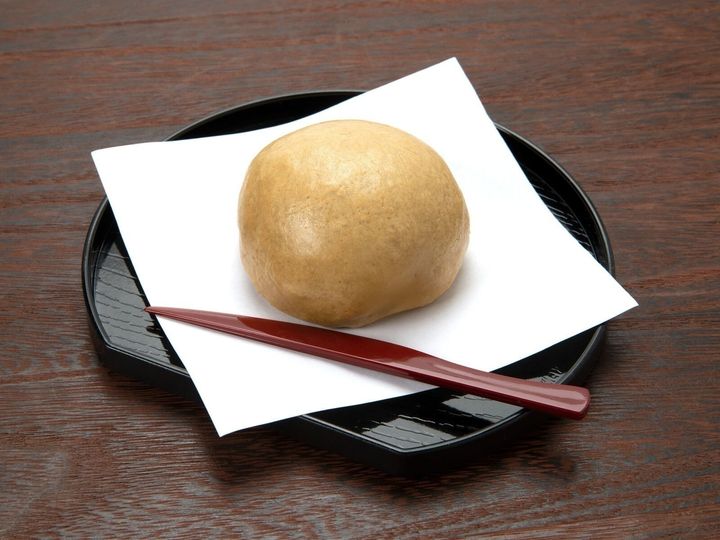 All About ニュース編集部が全国250人を対象に実施した「お土産に関するアンケート」の調査結果から、話のネタになりそうな「東京都のお土産」ランキングを発表！ 2位「東京名菓ひよ子」を抑えた1位は？ ※画像はイメージです