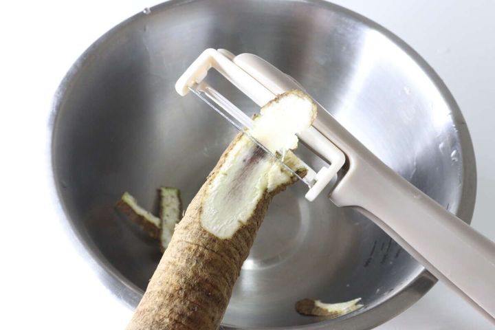 回転ピーラー 縦向き使用例