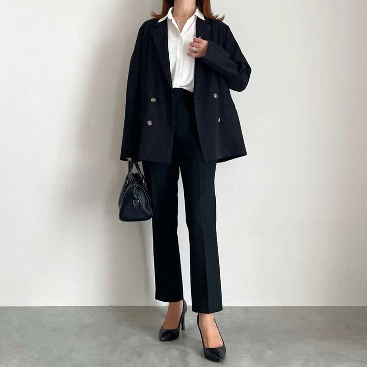 2026春大人女性おすすめ白シャツオフィスコーデ