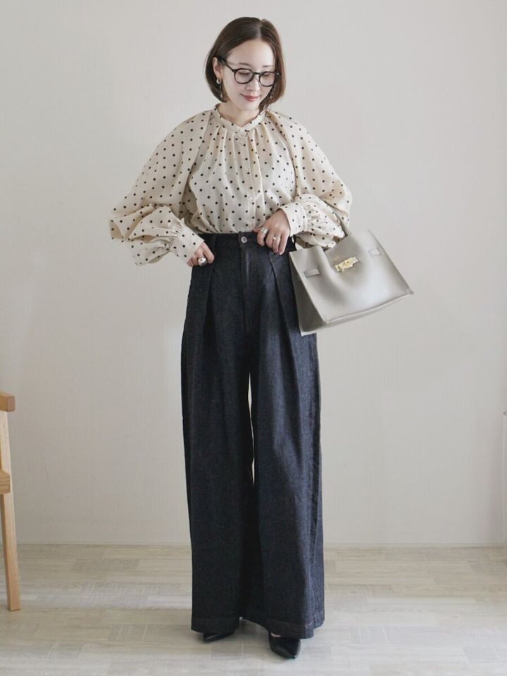 2026春大人女性おすすめドットブラウスコーデ
