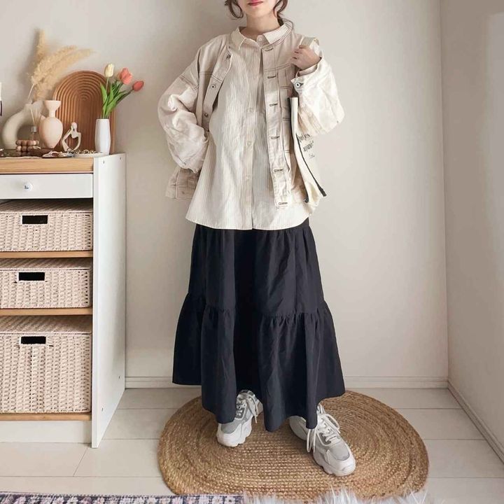 画像: きちんと感をプラスしたレイヤードスタイル