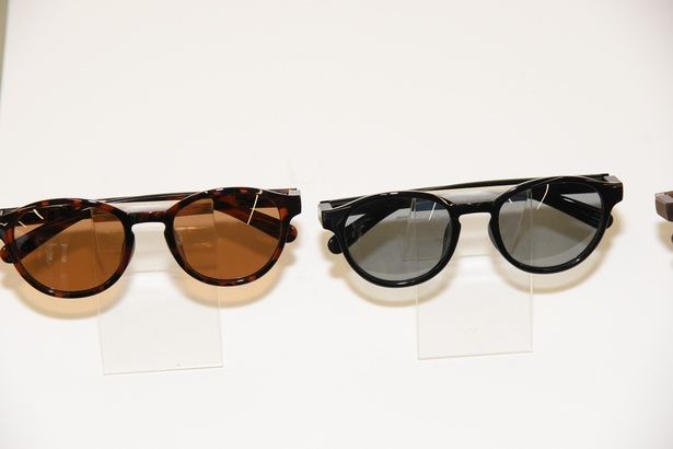 コンビニサングラス 撮影：ソムタム田井