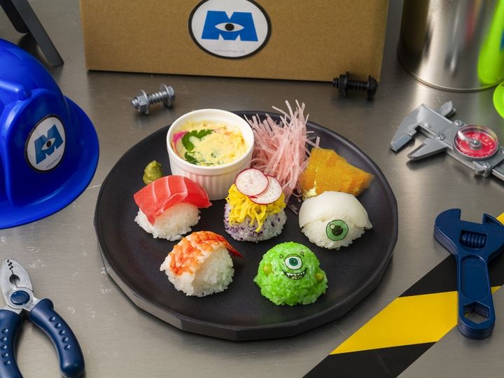 ＜マイク＞ギョロ目お寿司プレート