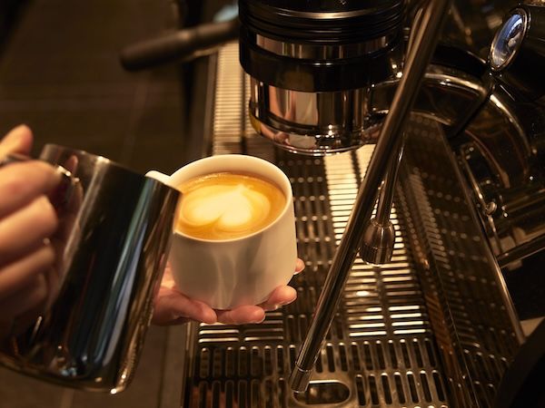 ヒルトン京都が春のアフタヌーンティーを提供！初夏の味覚を楽しむ全13品