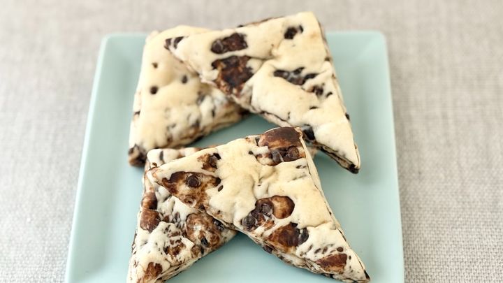 もっちり食感で食べ応えもアリ！【ローソン】1個あたり57円の三角パン