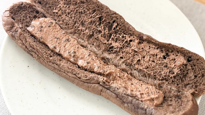 チョコ好きは絶対食べて！【ローソン】想像以上にチョコ尽くしの新作パン