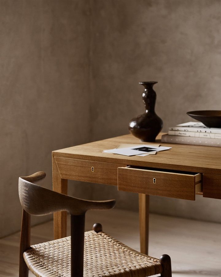 「“北欧っぽい”とは一線を画す」75年の時を経て蘇ったクラムチェアの、震えるほど美しい機能美