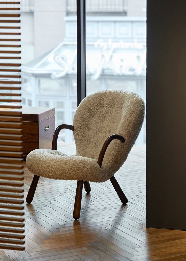 「“北欧っぽい”とは一線を画す」75年の時を経て蘇ったクラムチェアの、震えるほど美しい機能美