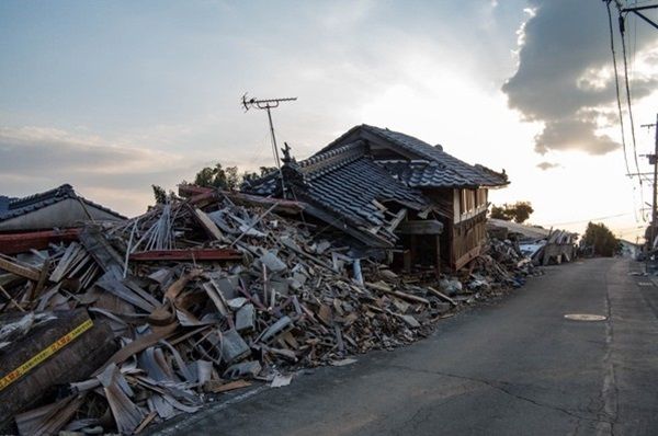熊本地震の実感から生まれた1人用防災セット販売中！現実的な備えで実効性ある防災を