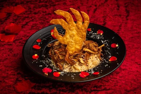 【東京都中央区】銀座「ヴァンパイアカフェ」が25周年記念の晩餐会コースとオリジナルカクテルを展開