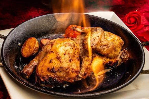 【東京都中央区】銀座「ヴァンパイアカフェ」が25周年記念の晩餐会コースとオリジナルカクテルを展開