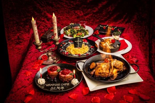 【東京都中央区】銀座「ヴァンパイアカフェ」が25周年記念の晩餐会コースとオリジナルカクテルを展開