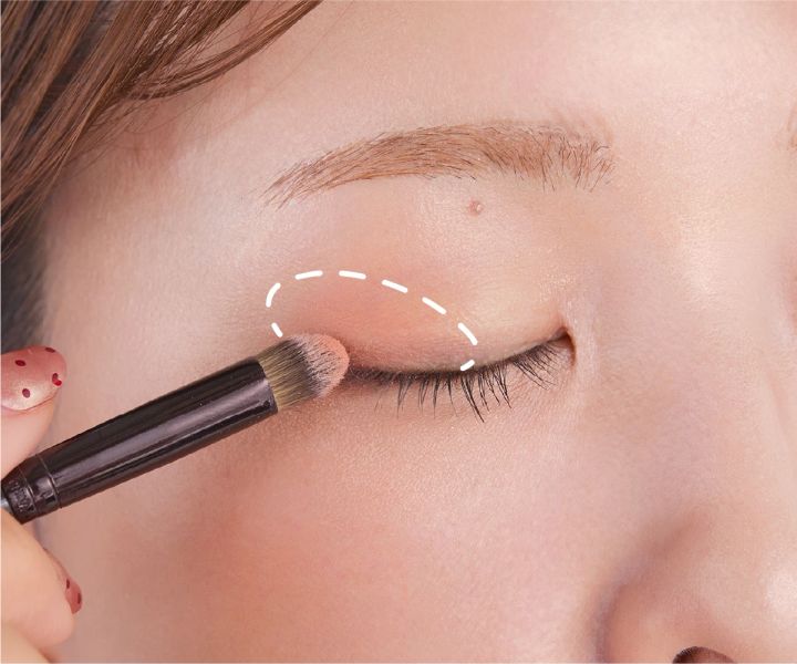 ケイト バウンシーチークシャドウ OR-1 骨格操作メイク STEP1