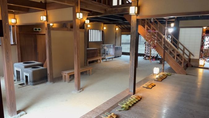 旧松崎宿旅籠油屋カフェ内観