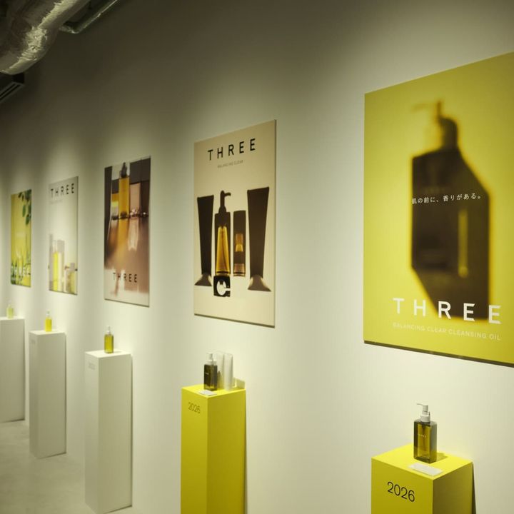 THREEの新作発表会「THREE バランシング クリア ライン」の会場の様子。