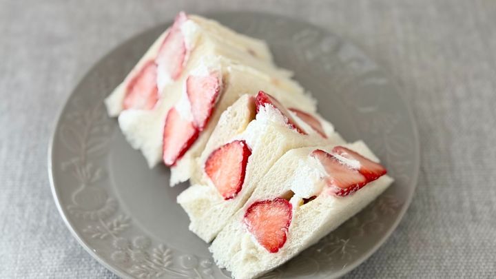 もはや「フルーツパーラー」の味？【セブン】期間限定サンドイッチが贅沢