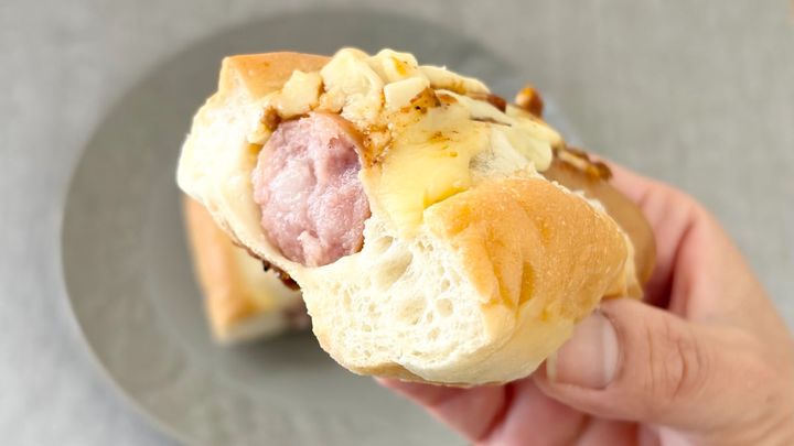 じんわり辛くてパリッとジューシー！【セブン】の温めて食べる調理パン