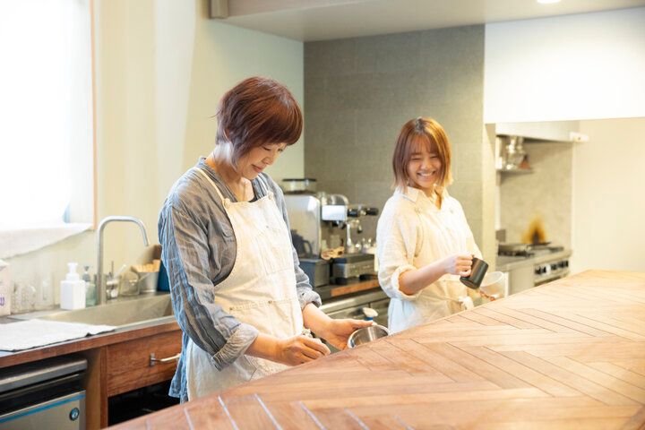 ヴィンテージ家具に囲まれて。野菜たっぷりのスープとスコーンが楽しめる「nanan gifu」