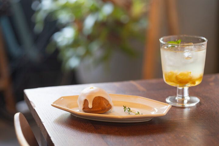 ヴィンテージ家具に囲まれて。野菜たっぷりのスープとスコーンが楽しめる「nanan gifu」