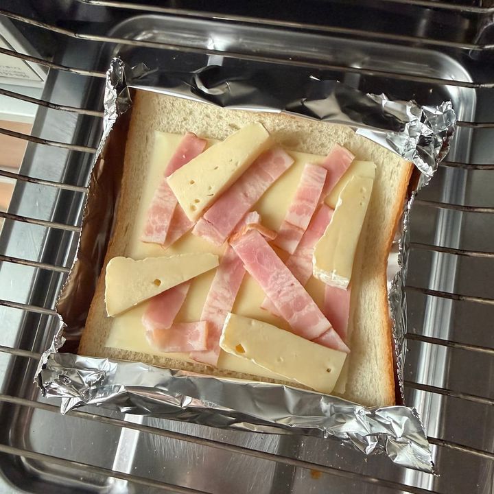 そら豆とベーコンのダブルチーズトースト