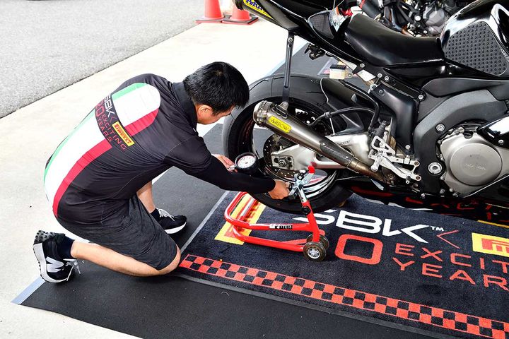 現地には、ピレリジャパンのスタッフも帯同。走行前後の内圧調整に関することなど、タイヤに関しても適切なアドバイスがもらえる