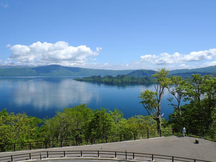 All About ニュース編集部が全国250人を対象に実施した「温泉地に関するアンケート」の調査結果から、グルメも楽しめると思う「青森県の温泉地」ランキングを発表！ 2位「奥入瀬渓流温泉・十和田湖畔温泉」を抑えた1位は？