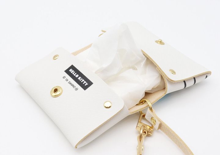 宝島社雑誌付録のmini5月号のみずいろ ハローキティの サフィアーノレザー調マルチケース8