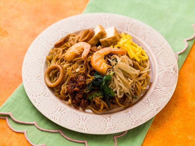 成城石井自家製 濃厚海老ソースのホッケンミー（自家製麺使用） 