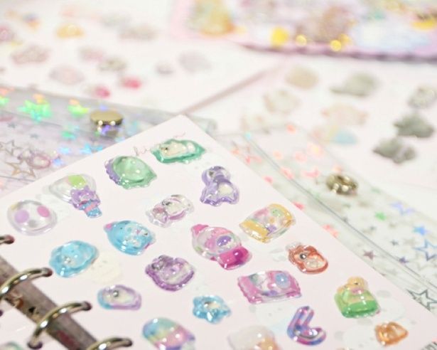 編集部員がぷっくりシールを作ってみた！※イメージ写真 (C)uco / PIXTA