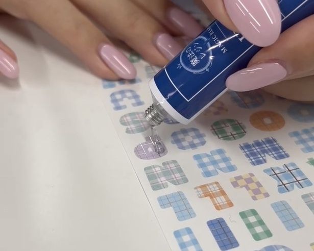 レジン液は少しずつのせるのがポイント