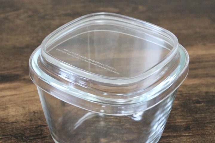 蓋をしたままレンジで使える 耐熱ガラス容器 小鉢型／中 形状
