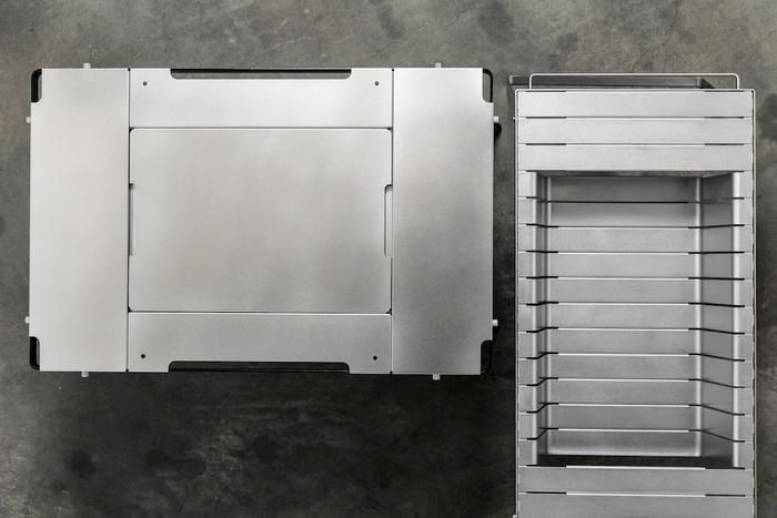 TaG. Scenery table / top(左)とIFA Firepit(右)