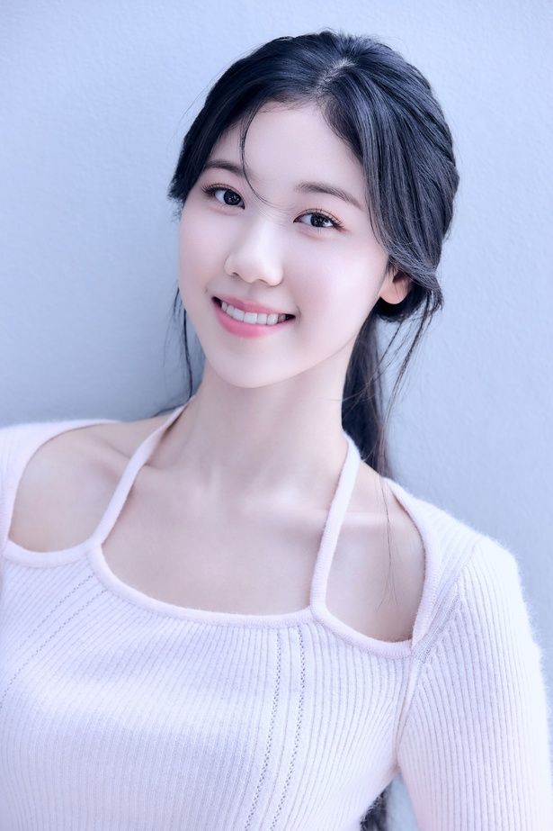 劇中で披露される伝統舞踏は他の作品の撮影中でも練習を続けたという [c]Noon Company