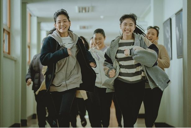 ソウル国際芸術団で伝統舞踊に青春を賭ける高校生たち [c] 2023 TWOMEN FILM ALL RIGHTS RESERVED