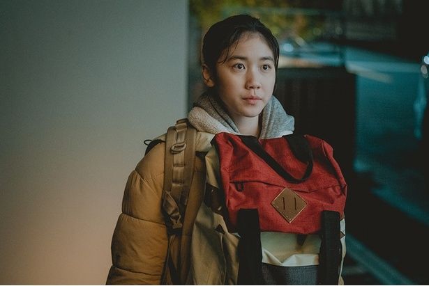 イニョンのポジティブさがそのまま表現されたテーマ曲 [c] 2023 TWOMEN FILM ALL RIGHTS RESERVED