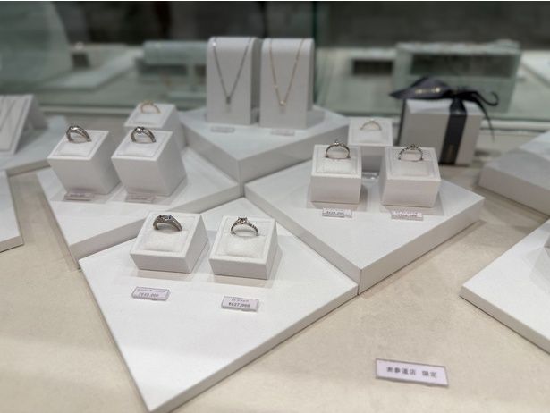 OREFICE 表参道店限定のジュエリー。そのとき限りの宝石との出合いがある