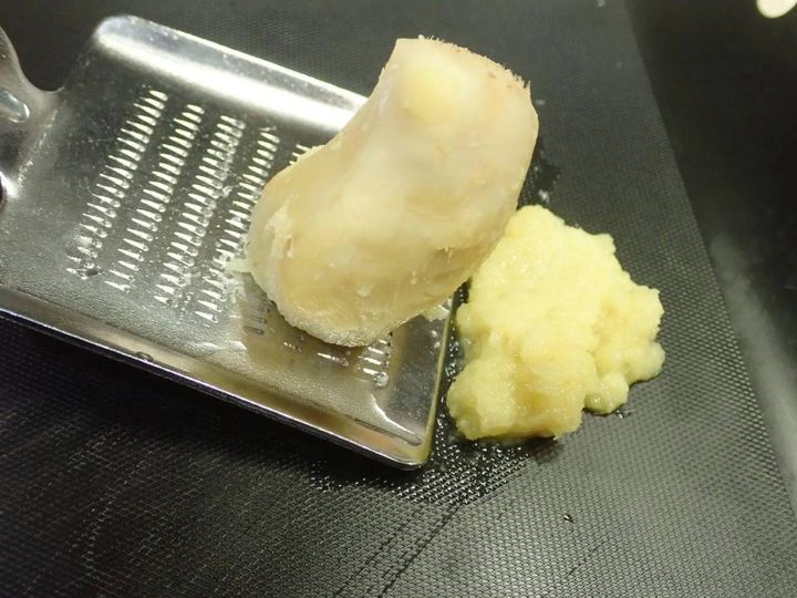 DAISO(ダイソー)：ステンレス薬味おろし金