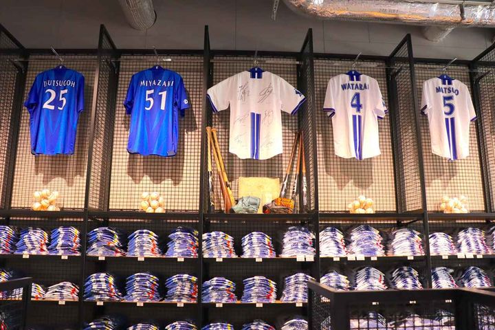 画像1: ベイスターズ最大のグッズショップも誕生！ ハマスタの店舗と違うのはここ